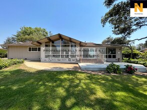 Building Photo - 11740 Tam O'Shanter Dr