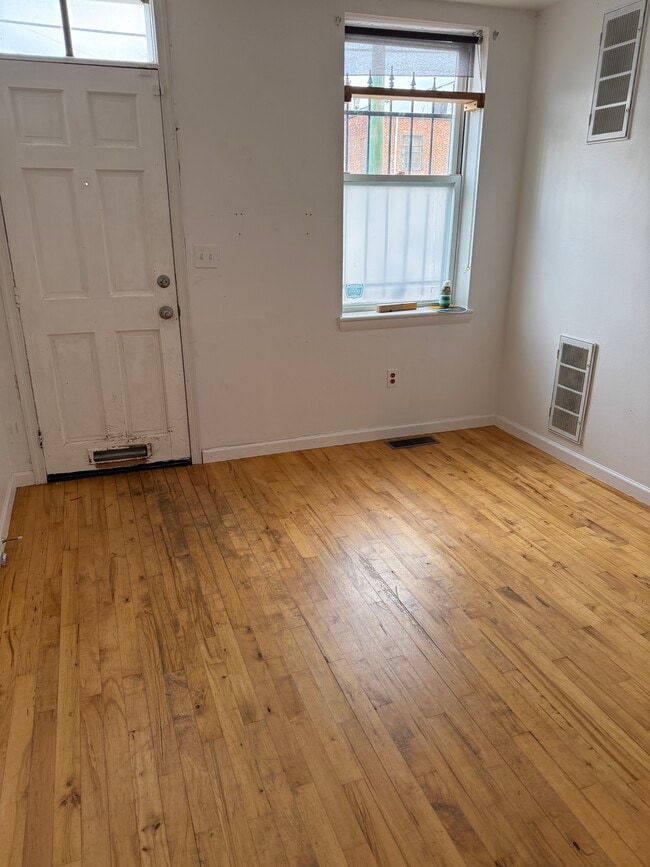 Building Photo - 3108 Brentwood Ave