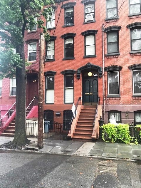 Primary Photo - 256 9th St