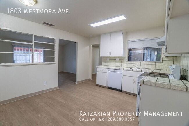 Building Photo - 1803 Westmora Ave