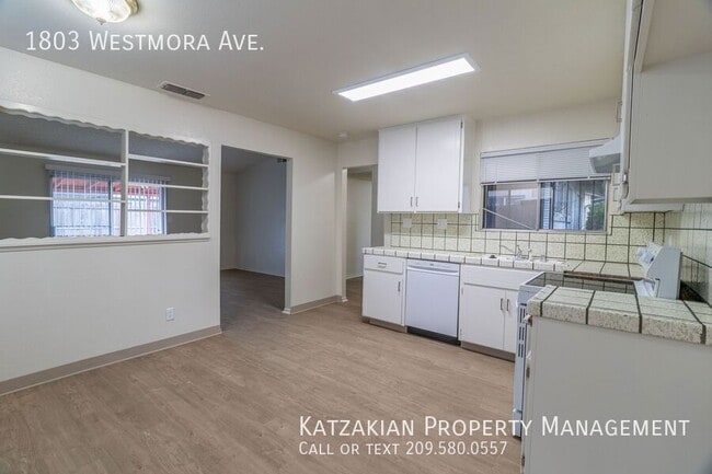 Foto del edificio - 1803 Westmora Ave