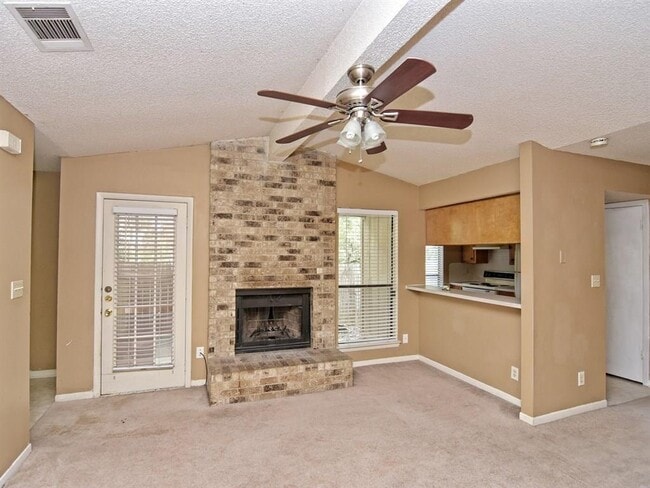 Building Photo - 3404 Blumie St