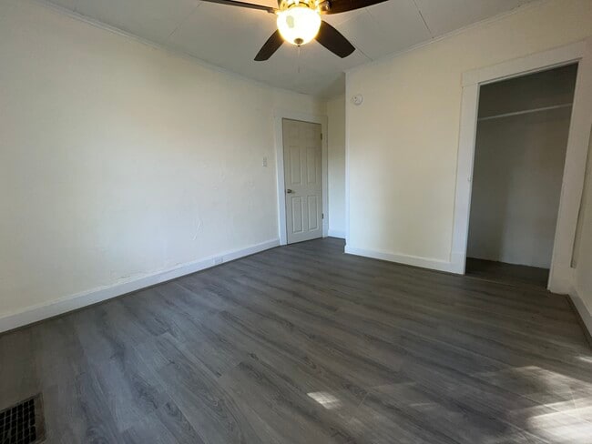 Building Photo - 108 Karns Ave