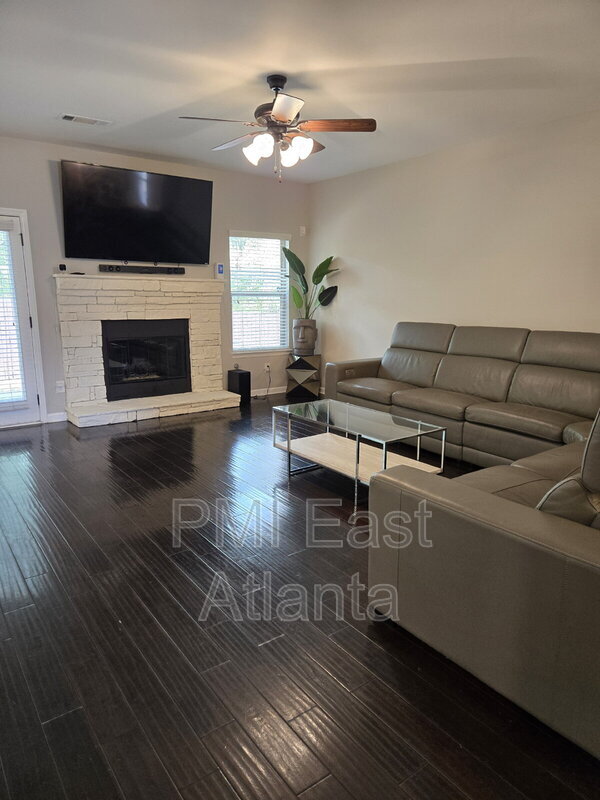 Foto del edificio - 422 Live Oak Pass
