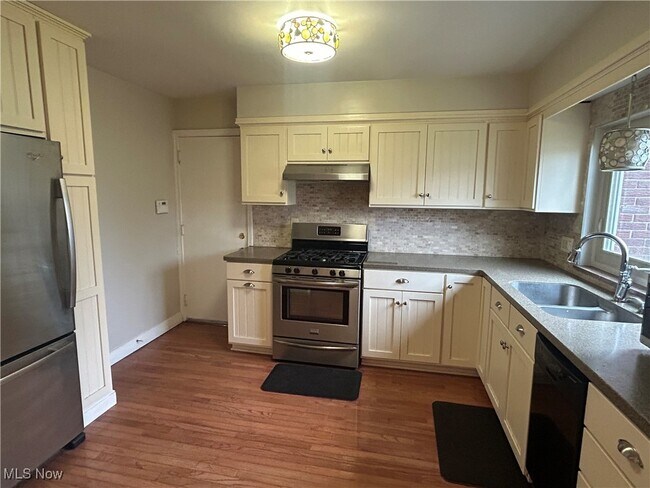 Foto del edificio - 2677 W Ridgewood Cir