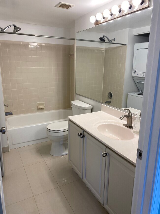 Building Photo - 505 east braddock road #102