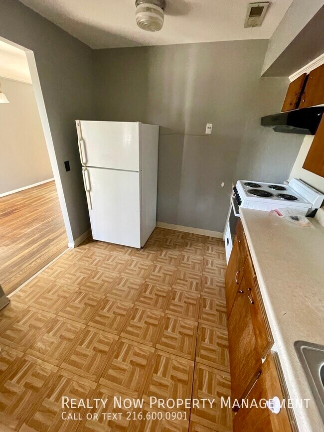 Foto del edificio - 20838 Detroit Rd