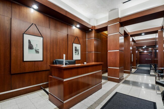 Foto del edificio - 5 E 14th Pl