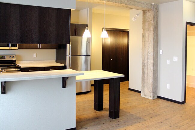 Foto del edificio - First Avenue Apartments - Downtown living at some of it's finest.