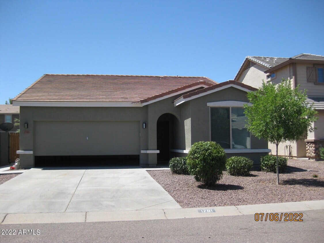 1781 W Gold Mine Way Queen Creek, AZ 85142 Alquileres en Queen Creek