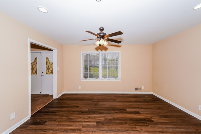 Building Photo - 841 Worchester Ct