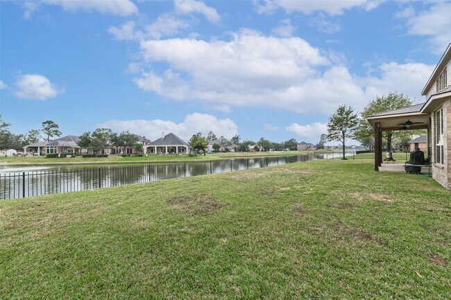 Foto del edificio - 9634 Lansing Meadows Dr