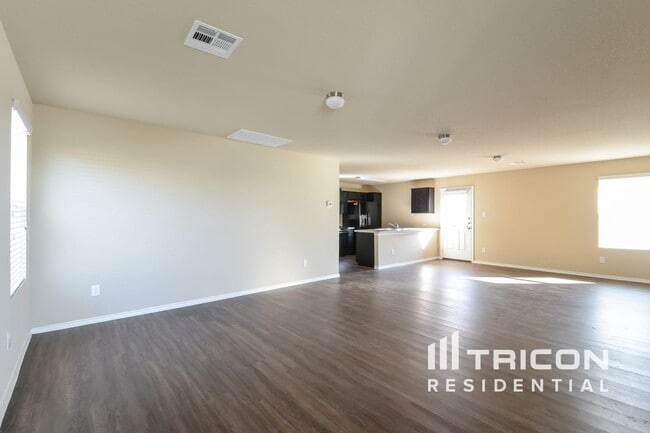 Building Photo - 9735 Marbach Gdn