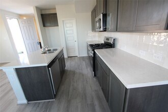 Building Photo - 27802 Western Crk Ct