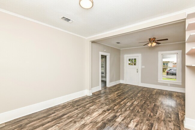 Building Photo - 114 Scurlock Ave