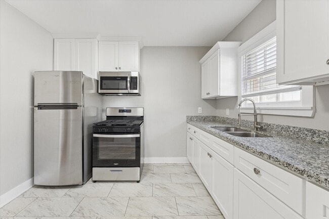 Building Photo - 1810 W Alabama St