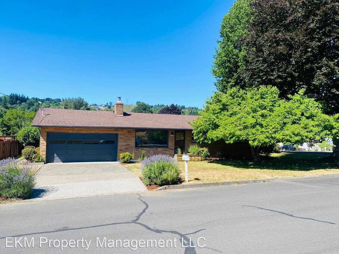 Primary Photo - 3 br, 1 bath House - 2855 E, 1st Avenue