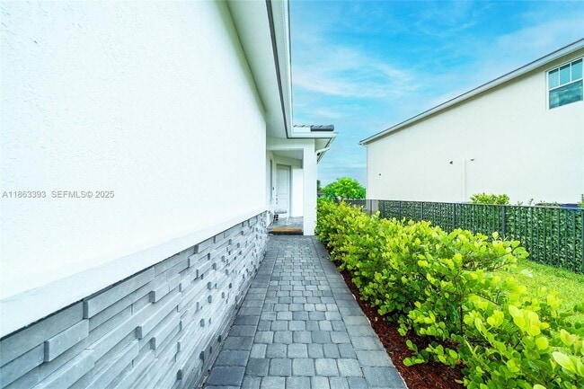 Building Photo - 4230 Rosa Dr