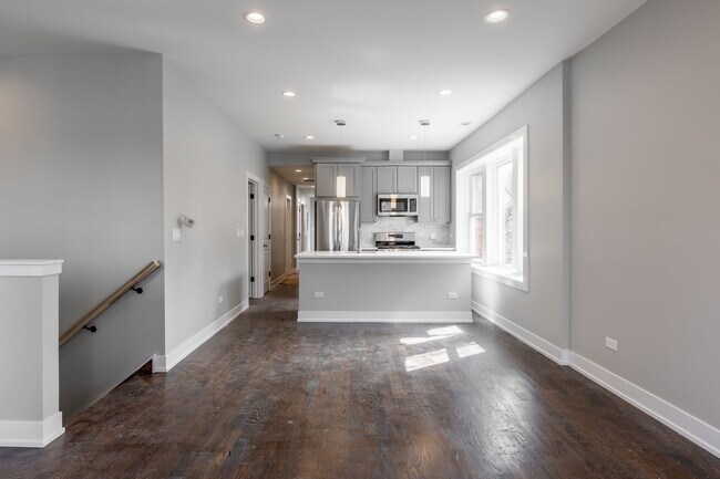 Foto del edificio - 3136 N Oakley Ave
