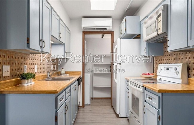 Building Photo - 1830 Newland Ct