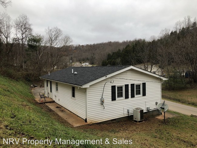 Building Photo - 2 br, 1 bath House - 3761 Kirk Hollow Road