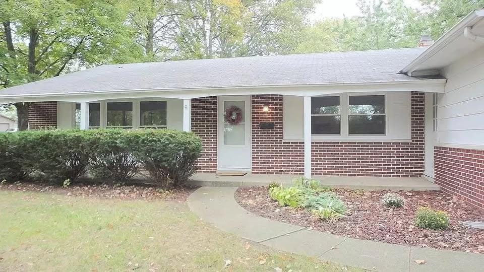 Foto principal - 4111 Woodstock Dr