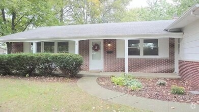 Building Photo - 4111 Woodstock Dr