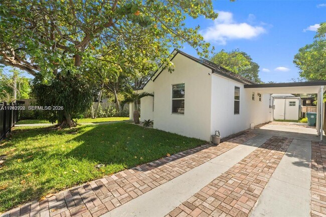 Foto del edificio - 4430 NW 1st Ave