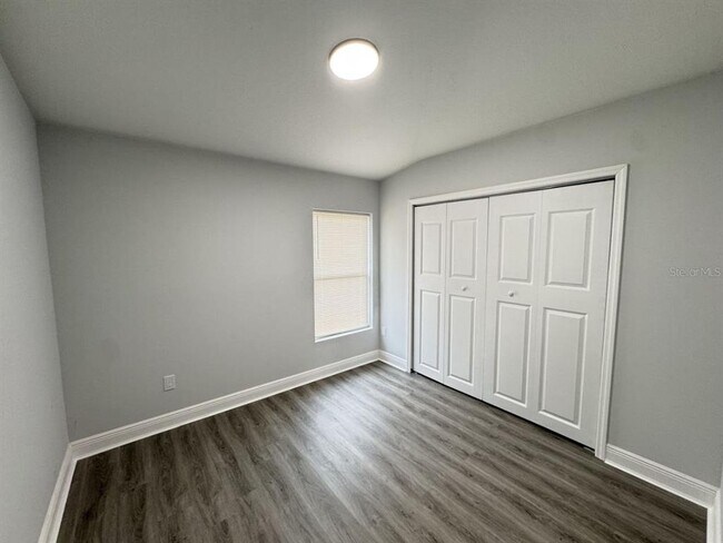 Foto del edificio - 804 Ware Ave NE