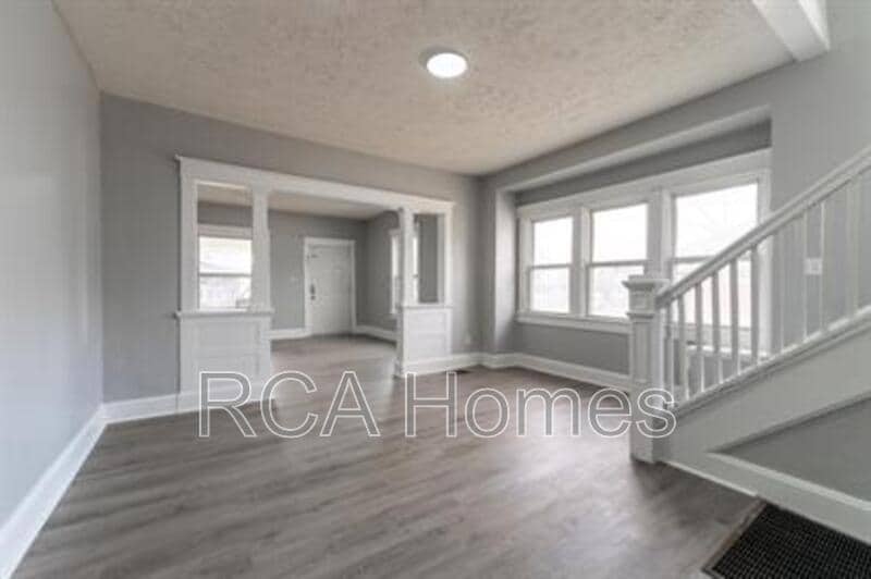 Photo - 1037 North Parker Avenue - 1037