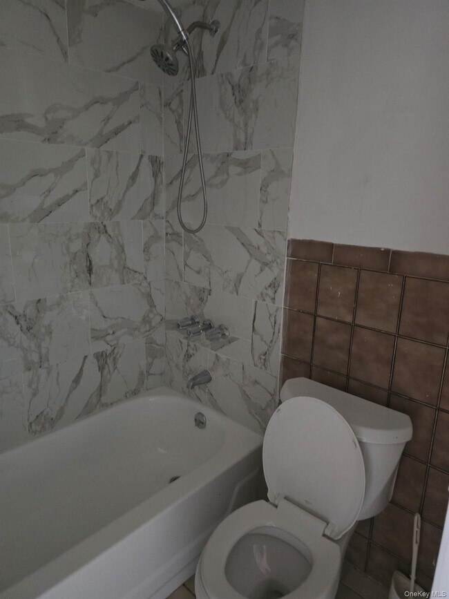 Foto del edificio - 3238 Ely Ave
