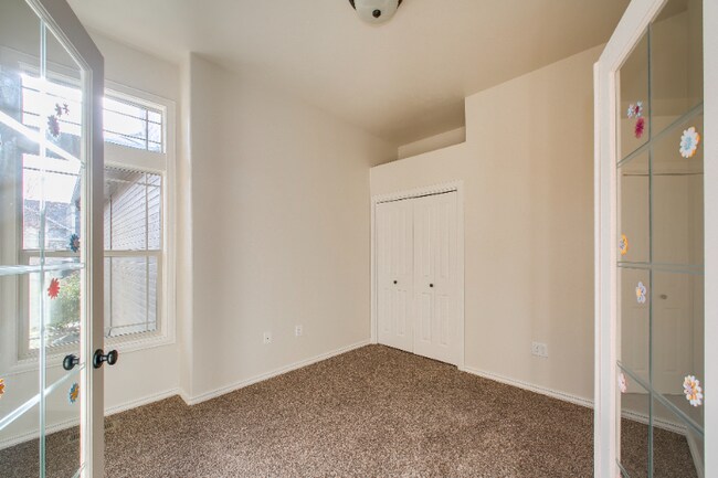 Building Photo - 4670 E Flores Ct