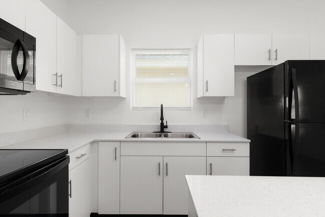 Building Photo - 1801 Atrium Place Dr