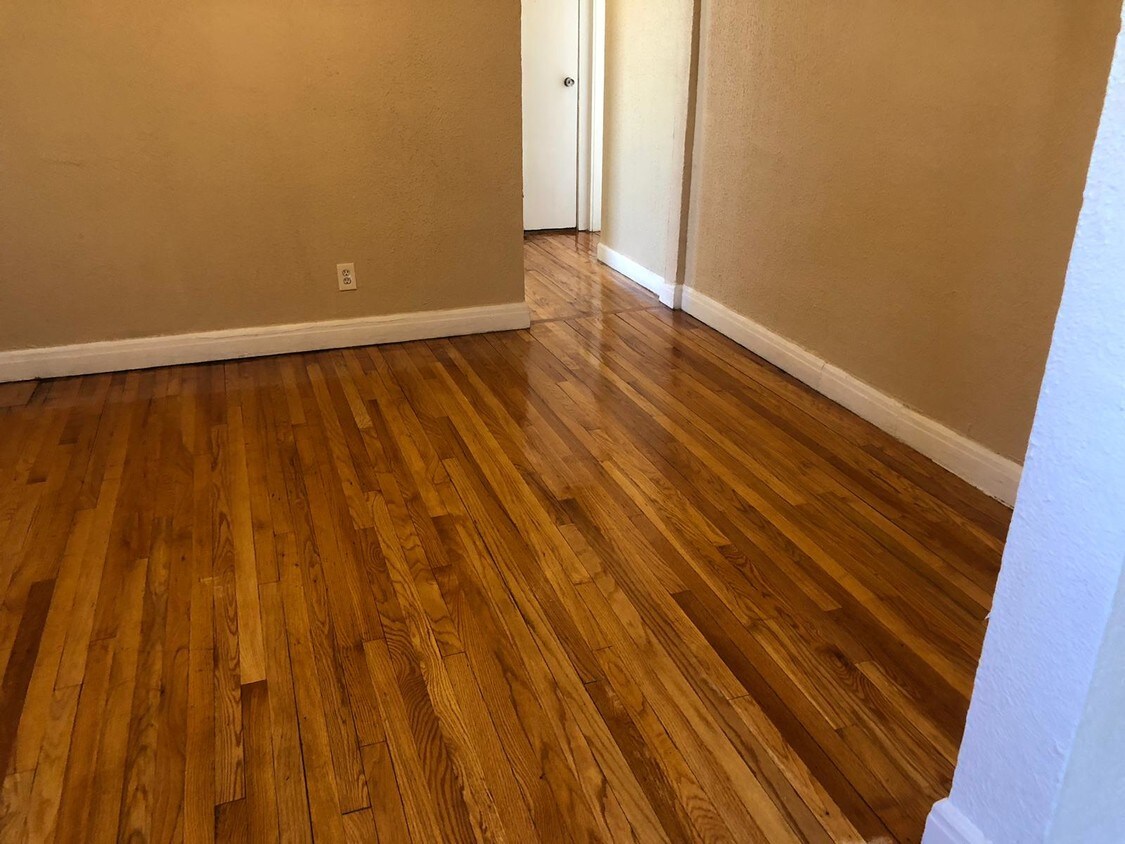 Foto principal - 15436 Steel St