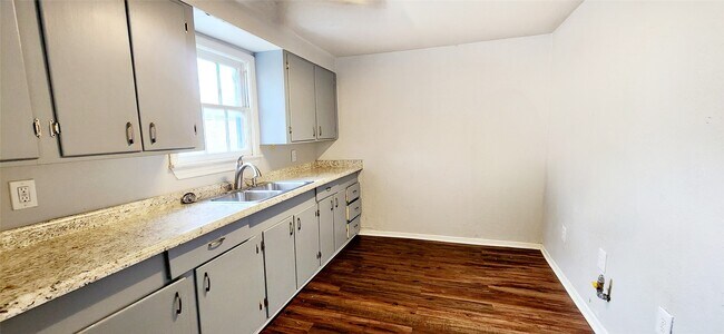 Foto del edificio - 136 W Marion St
