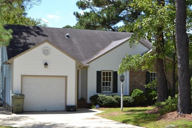 Building Photo - Beautiful home in the heart of Morehead City