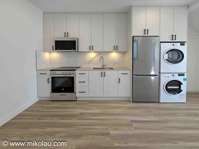 Building Photo - 3126 W 32nd Ave