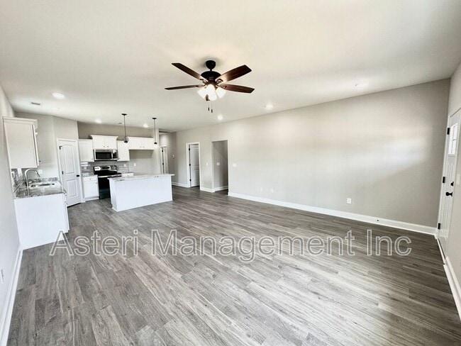 Building Photo - 235 Beau Claire Cir