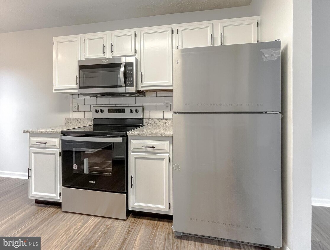 45225 Woodstown Way, California, MD 20619 Townhouse for Rent in