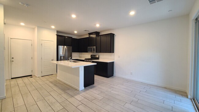 Foto del edificio - 3 Bedroom 2.5 Bath Townhouse