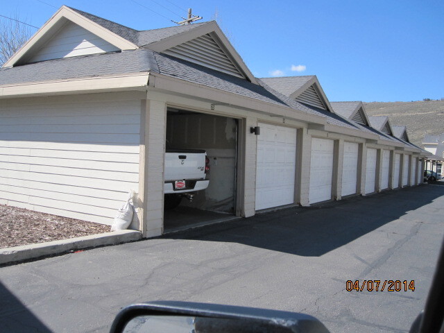 Foto del edificio - 900 Bitner Rd