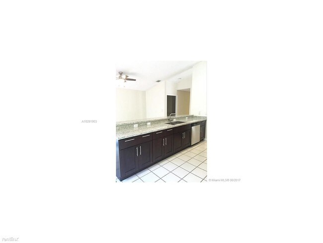 Building Photo - 16040 La Costa Dr