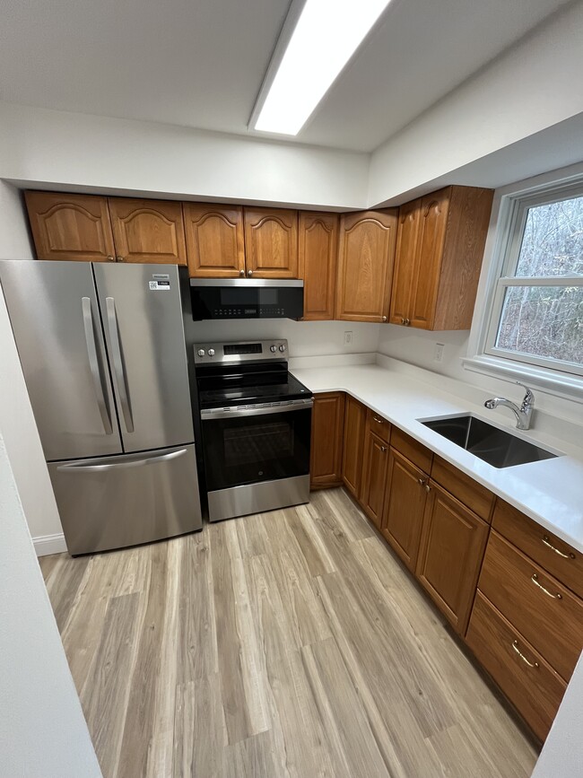 Building Photo - 29 Cedar St