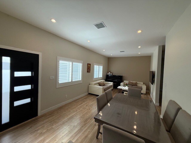 Foto del edificio - 10905 Olinda St