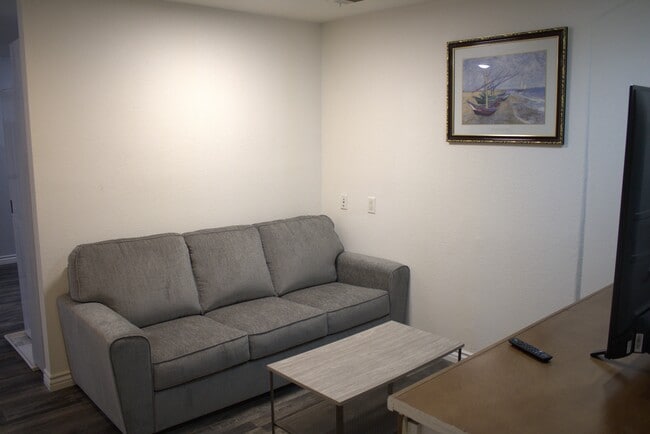 Foto del edificio - 3324 W Ave J-10