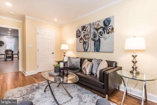 Building Photo - 2345 Turner St