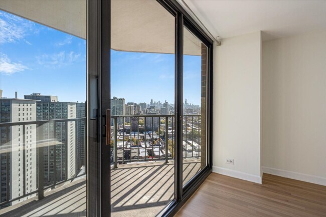 Foto del edificio - 3660 N Lake Shore Dr