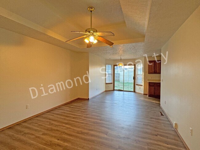 Foto del edificio - 3 Bedroom Home Located in Established Neighborhood!