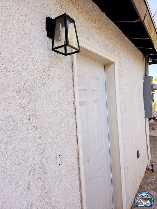 Foto del edificio - 818 Dool Ave