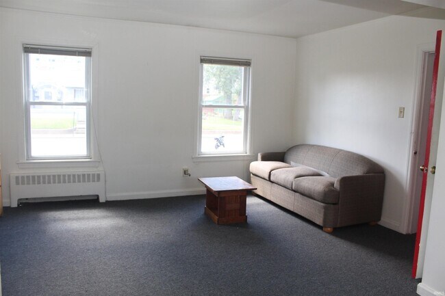 Building Photo - 2024 Lincoln Ave